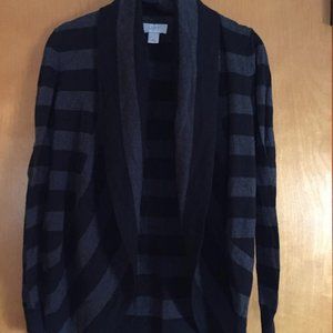BLACK AND DARK GRAY STRIPED CARDIGAN